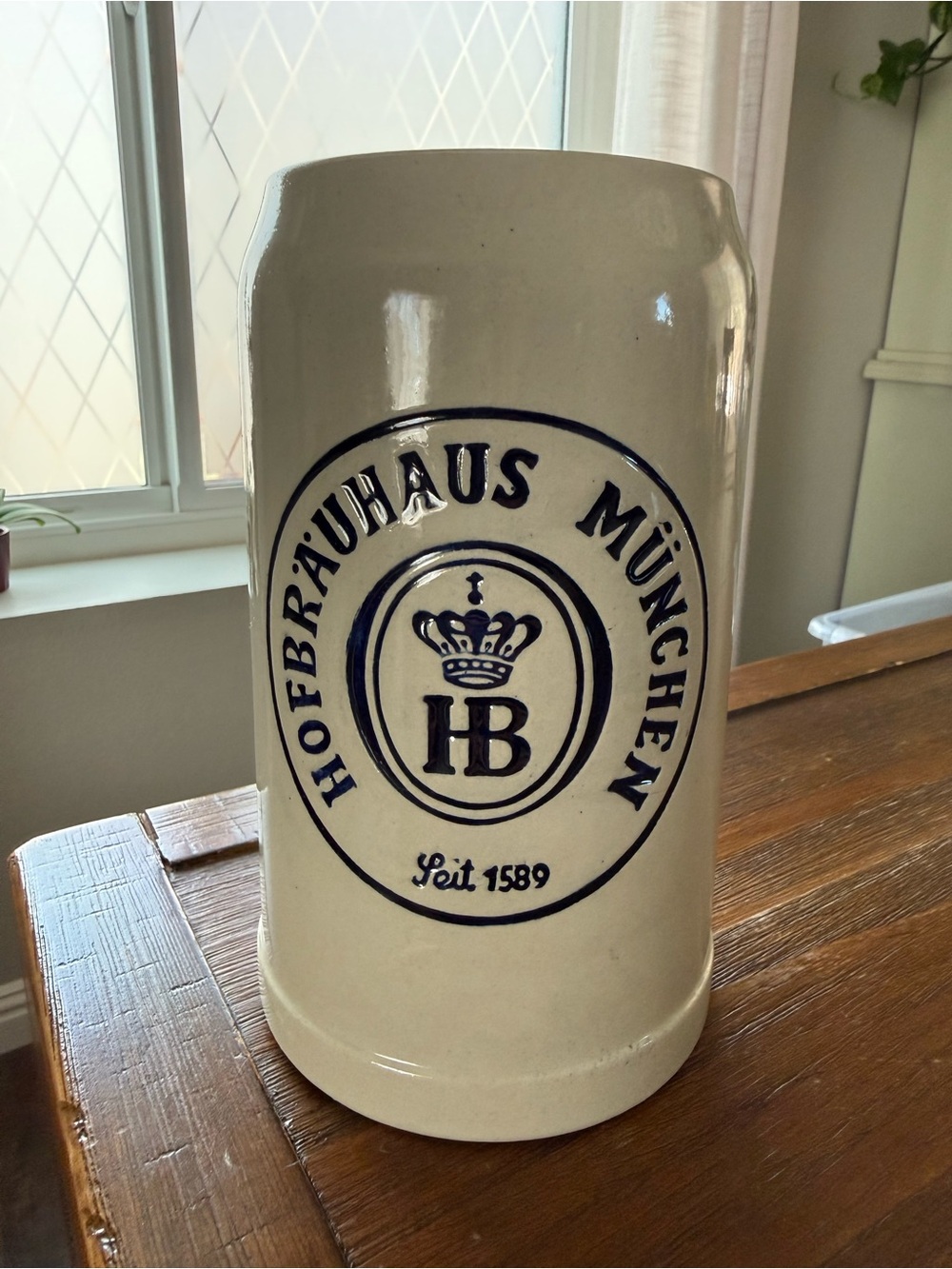 vintage Hofbräuhaus München beer stein